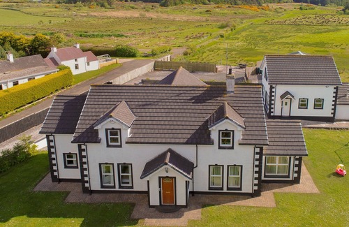 Ballycastle Casa | Forestside House - casa moderna y espaciosa perfecta para grupos y familias