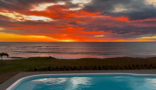 San Diego Casa | Forever Sunsets, Beachfront 3BR with Private Pool