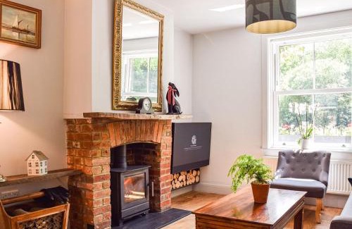 Lacey Green Casa | Forge Cottage