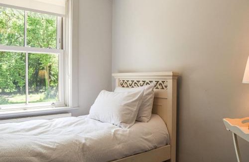 Lacey Green Casa | Forge Cottage