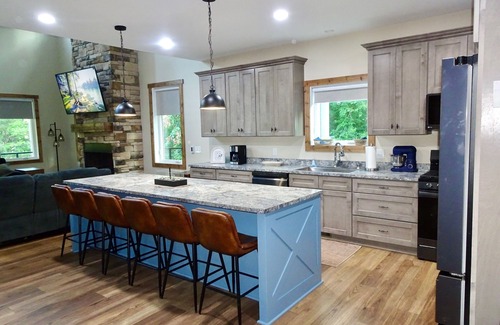 Speedwell Casa | Forget Me Not Haven – 6BR Lakefront Home for Unforgettable Family Memories