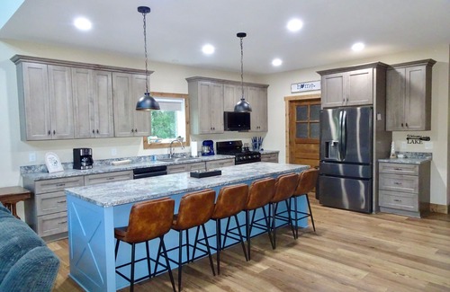 Speedwell Casa | Forget Me Not Haven – 6BR Lakefront Home for Unforgettable Family Memories