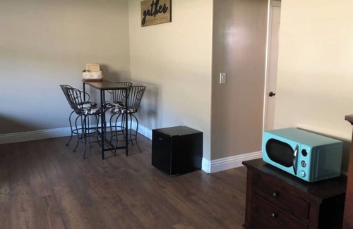 Springville Apartamento | Forget your worries in this serene country guest house.