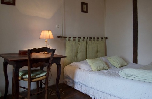 Nesle-et-Massoult Casa | casa histórica del siglo 13 en Borgoña, capacidad de 7 personas