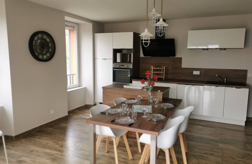 Naucelle Casa | Former mill workshop, converted into a ground-floor apartment.