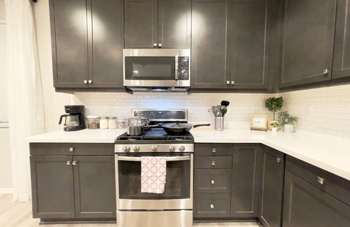Lancaster Casa | Former Model Home, 3 Car Garage, Gym, Sleep 14
