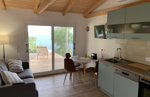Vrachos Casa | Former studio with a gigantic view of the sea - almost energy self-sufficient!