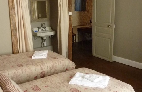 La Trimouille Casa | Un antiguo hotel - Ahora un encantador grupo-estancia Maison d'Hôte para hasta 30 personas