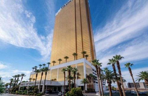 Las Vegas Apartamento | Formula One Racing, Nov. 16-18th, 2023, is a Five Minute Drive!