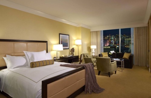 Las Vegas Apartamento | Formula One Racing, Nov. 16-18th, 2023, is a Five Minute Drive!