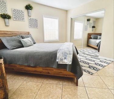 Sunset Casa | Fort Lauderdale Florida Beach Vibe Hangout