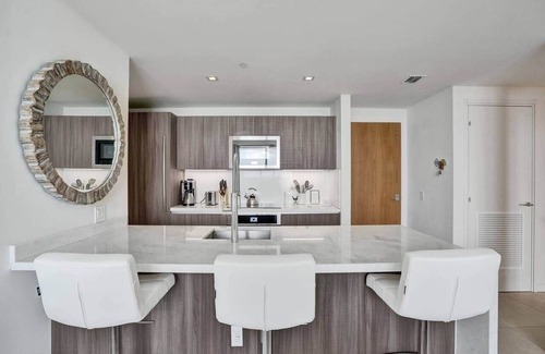Central Beach Apartamento | Fort Lauderdale Luxe - Beach + Rooftop Pools