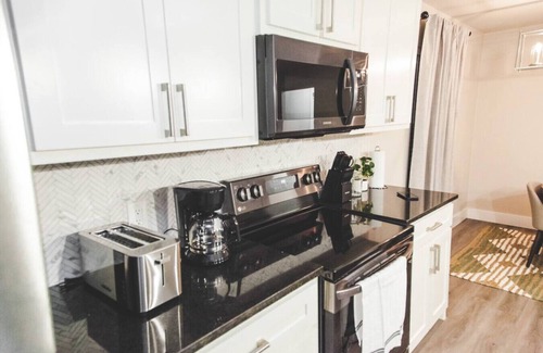 Fort Worth Apartamento | Fort Worth 2BR/2BA Home w/Pool + Games | Sleeps 6
