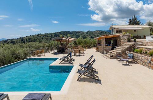 Kariotai Casa | FORTI RETREAT