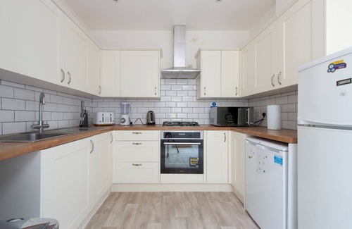 Lewisham Casa | Fortified Cosy 6-bedroom House - Lewisham