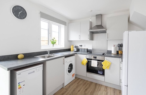 Avonmouth Casa | Fortified Three Bedroom Home Bristol