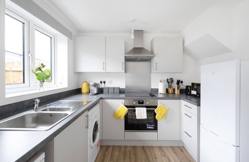 Avonmouth Casa | Fortified Three Bedroom Home Bristol