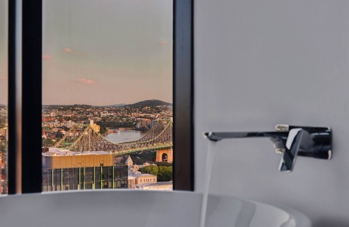 Fortitude Valley Apartamento | Fortitude Valley 3-Bed, Top Floor + Bridge View