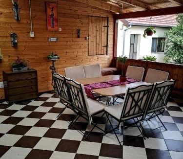 Kiskunhalas Apartamento | Fortuna Vendégház Erkélyes Lakosztály