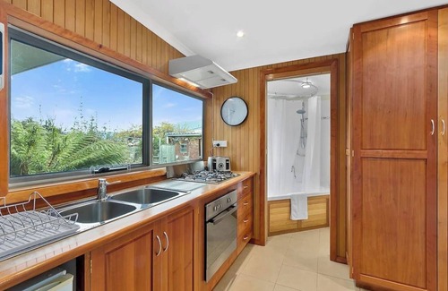 Lindisfarne Cabaña | Forty South Cottage A Secluded Waterside Getaway