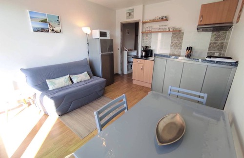 Fouesnant Apartamento | Fouesnant Beg Meil, the beach on foot from this lovely renovated apartment