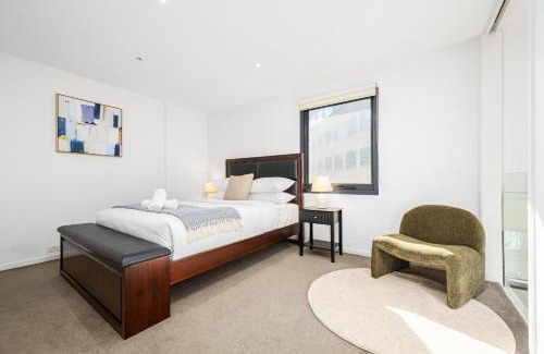Melbourne Central Business District Apartamento | Foundry Top Floor 2BR Loft Parking & Workspace