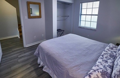 Cedar Bluff Casa | This townhouse is a 2 bedroom(s), 2 bathrooms, located in Knoxville, TN.