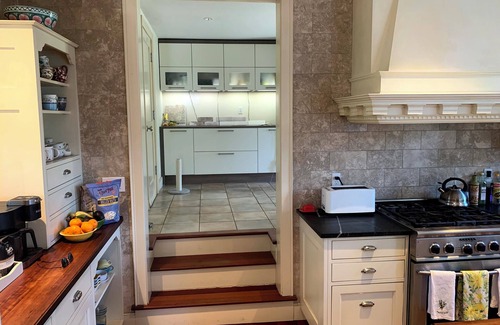 New Canaan Casa | Fuente, patio, y, chimenea, cocina