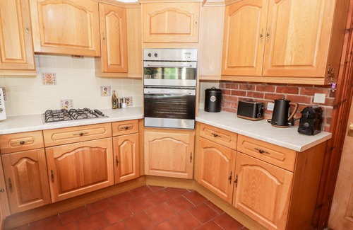 Moylegrove Casa | FOUNTAIN FOLLY, pet friendly, country holiday cottage in St Dogmaels