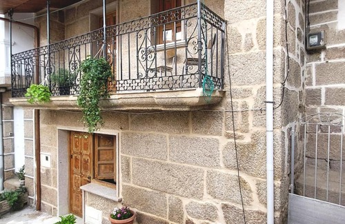 Vilar de Barrio Casa | fountain house