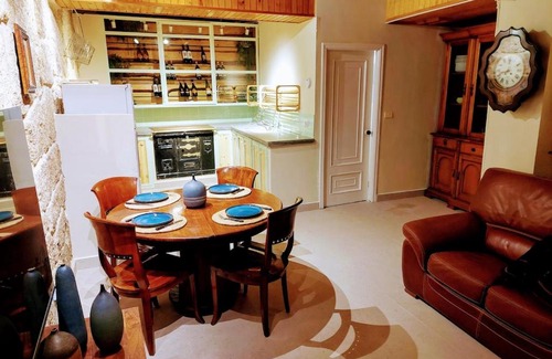 Vilar de Barrio Casa | fountain house