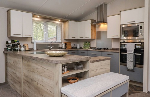 Yealand Conyers Cabaña | FOUNTAIN VIEW, with a garden in Carnforth
