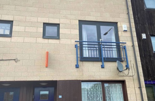 Hull Casa | Four bed free parking contractor house