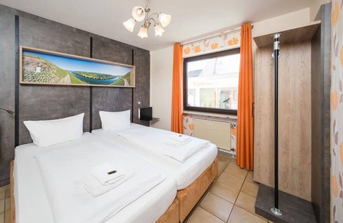 Osann-Monzel Casa | Ducha / inodoro cuádruple - Hotel Moselsteig e. K.