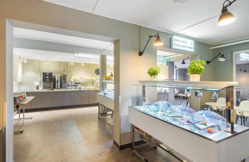 Suedvorstadt Casa | Four-bed room, shower, WC - a&o Dresden Hauptbahnhof
