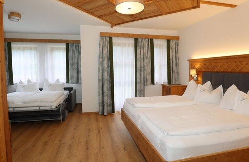 Haus Otro | Four-bed room with shower, WC - Grundnerhof