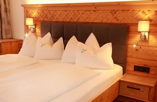 Haus Otro | Four-bed room with shower, WC - Grundnerhof