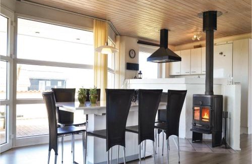 Argab Casa | Four-Bedroom Holiday Home In Hvide Sande