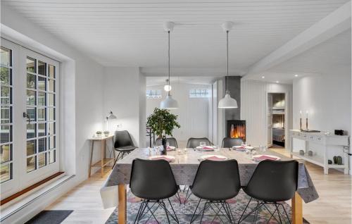 Hasmark Strand Casa | Four-Bedroom Holiday Home In Otterup