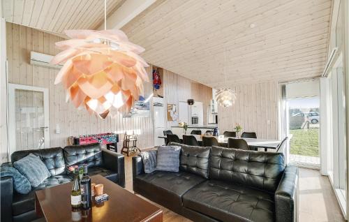 Saksild Strand Casa | Four-Bedroom Holiday Home In Odder