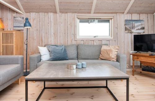 Ronde Casa | Four-Bedroom Holiday home in Rønde 1