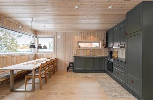 Ringsaker Casa | Four-Bedroom Holiday Home in Sjusjoen