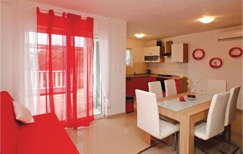 Veliki Drvenik Casa | Four-Bedroom Holiday Home Drvenik Veliki With Sea View 05