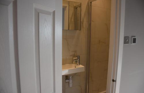 Waltham Forest Casa | Four Bedroom House Chandos Road