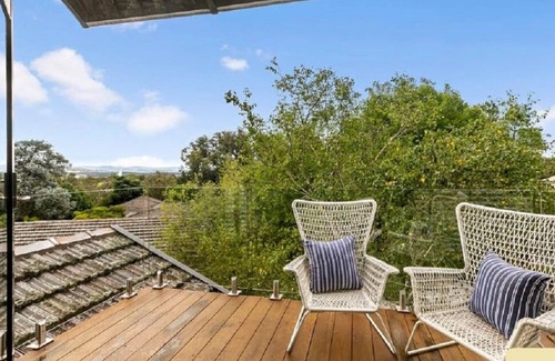 Ainslie Casa | Four-bedroom house with city view in Central Canberra