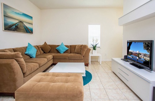 Bellavida Casa | Four Bedroom w Screened Pool Close to Disney 4563
