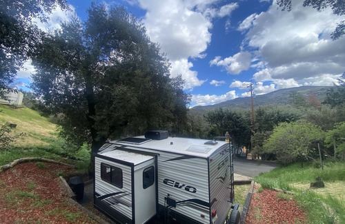 Julian Casa | Four minutes drive to historic Julian, CA! Cozy, RV with all the amenities.