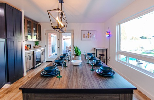 Scottsdale Estates Ten Casa | Four Palms | Pool BBQ Fire Pit | 5 min to Old Town