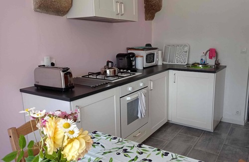 Mantilly Cabaña | Four person cottage with heated/covered pool & private jacuzzi, 3 star rated