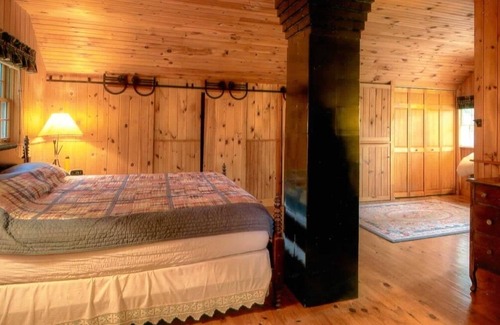 Denmark Cabaña | Four Season Cottage On Moose Pond